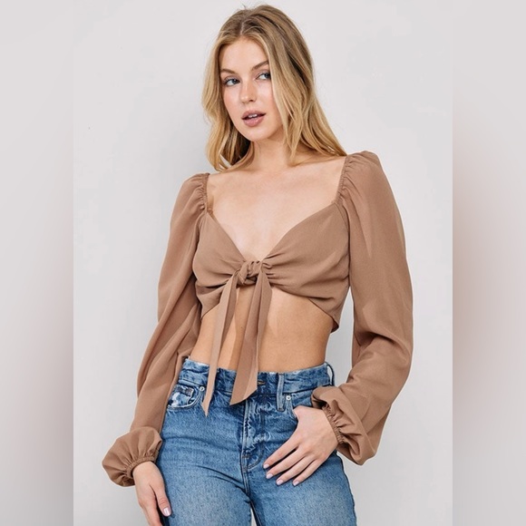 Son Paises Tops - Tan Tie Front Long Sleeve Crop Top NWT